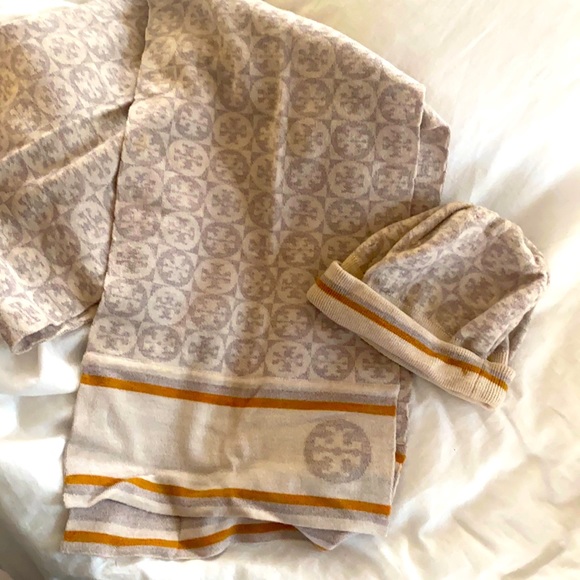 Tory Burch Hat And Scarf 